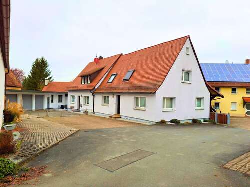 Foto - Haus zum Kaufen in Eckental-Brand 799.000,00 € 199 m²