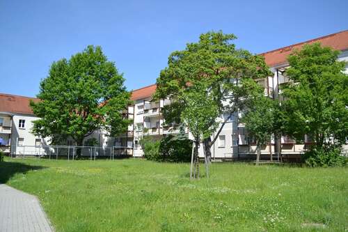 Foto - Wohnung zum Mieten in Schwarze Pumpe 413,75 € 74.55 m²