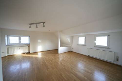 Foto - Wohnung zum Mieten in Chemnitz 400,00 € 80.5 m²