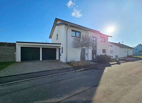 Foto - Haus zum Kaufen in Ehingen 679.000,00 € 209 m²