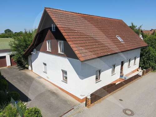 Foto - Haus zum Kaufen in Mallersdorf-Pfaffenberg 249.000,00 € 140 m²