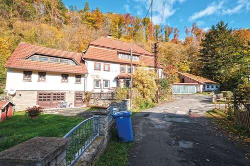 Foto - Haus zum Kaufen in Meiningen 24.000,00 € 225 m²