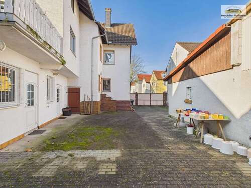 Foto - Haus zum Kaufen in Niederdorfelden 599.000,00 € 258 m²