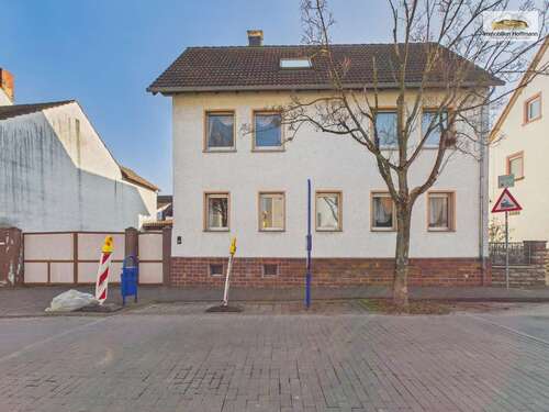 Foto - Haus zum Kaufen in Niederdorfelden 599.000,00 € 258 m²