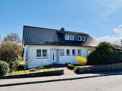 Foto - Haus zum Kaufen in Nümbrecht 469.000,00 € 185 m²