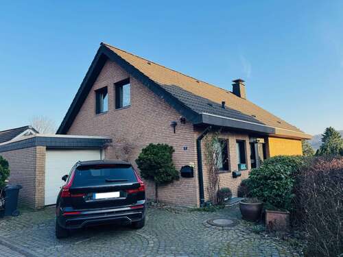 Foto - Haus zum Kaufen in Engelskirchen 365.000,00 € 225 m²