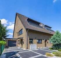 Haus zum Kaufen in Langenfeld 895.000,00 € 257 m²