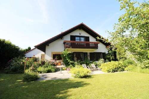 Foto - Haus zum Kaufen in Stadtbergen 1.350.000,00 € 178 m²