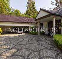 Haus zum Kaufen in Krefeld 1.300.000,00 € 244 m²