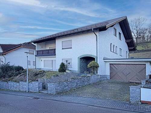 Foto - Haus zum Kaufen in Neckargemünd 425.000,00 € 225 m²