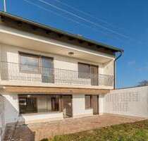Haus zum Mieten in Friedberg 1.800,00 € 200 m²