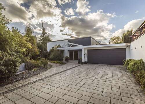 Foto - Haus zum Kaufen in Meerbusch 1.690.000,00 € 345 m²