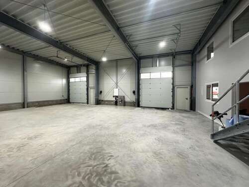 Foto - Halle in Halle 2.220,00 € 370 m²