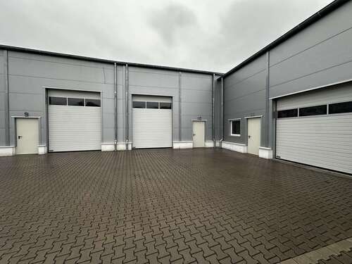 Foto - Halle in Halle 2.250,00 € 375 m²