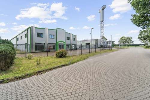 Foto - Halle in Hude (Oldenburg) Altmoorhausen 2.950.000,00 € 2949 m²