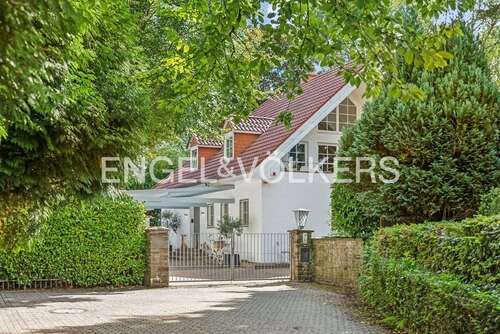 Foto - Haus zum Kaufen in Köln - Müngersdorf 2.280.000,00 € 197 m²