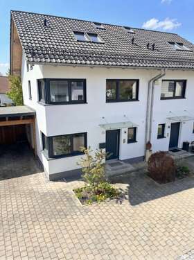 Foto - Haus zum Kaufen in Neuching 959.000,00 € 175 m²