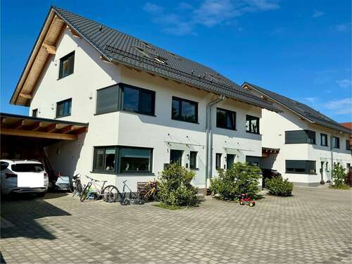Foto - Haus zum Kaufen in Neuching 949.000,00 € 175 m²