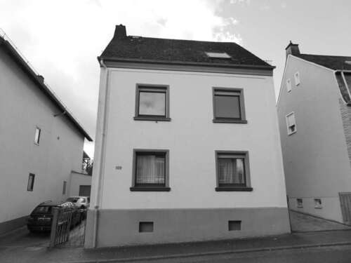 Foto - Haus zum Kaufen in Elz 350.000,00 € 214 m²