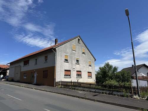 Foto - Haus zum Kaufen in Eichenzell 189.000,00 € 188 m²