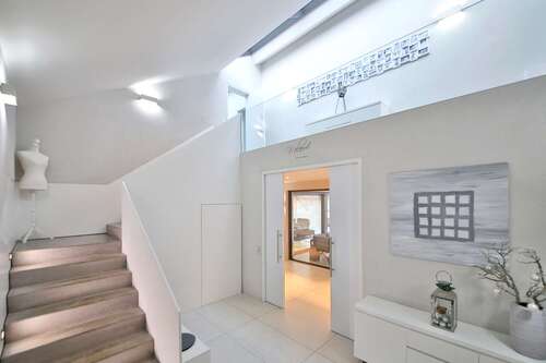 Foto - Haus zum Kaufen in Esslingen am Neckar 2.490.000,00 € 400 m²