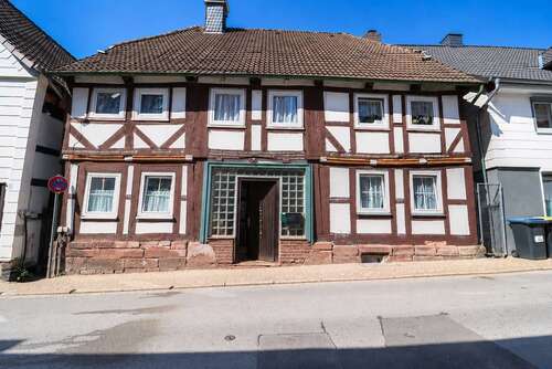 Foto - Haus zum Kaufen in Stadtoldendorf 47.000,00 € 170 m²