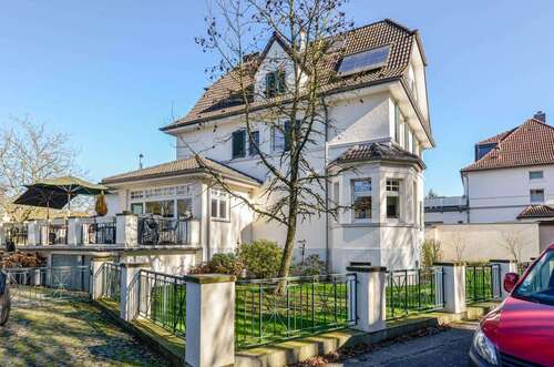 Foto - Haus zum Kaufen in Leverkusen 1.490.000,00 € 295 m²