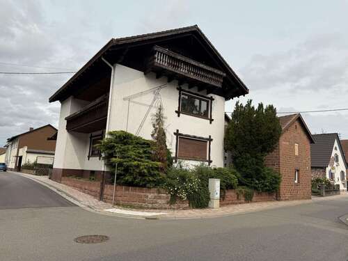 Foto - Haus zum Kaufen in Esthal 169.000,00 € 165 m²