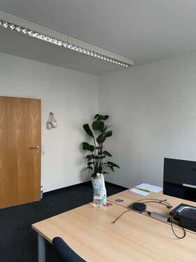 Foto - Büro in Köln 700,00 € 30 m² - 700,00&nbsp;EUR Kaltmiete, ca.&nbsp; 30,00&nbsp;m&sup2;