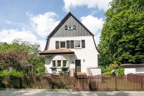 Foto - Haus zum Kaufen in Dreieich 1.750.000,00 € 209.24 m²