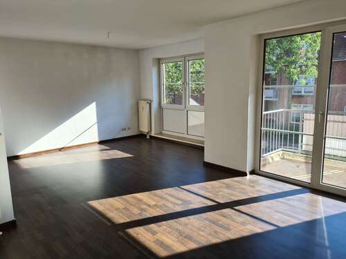 Foto - Wohnung zum Mieten in Hermsdorf 380,00 € 71.36 m²
