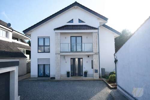 Foto - Haus zum Kaufen in Solingen Auf der Höhe 959.000,00 € 275 m²