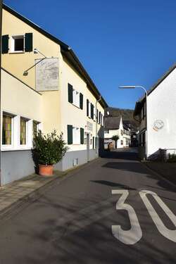 Foto - Haus zum Kaufen in Königswinter 300.000,00 € 200 m²