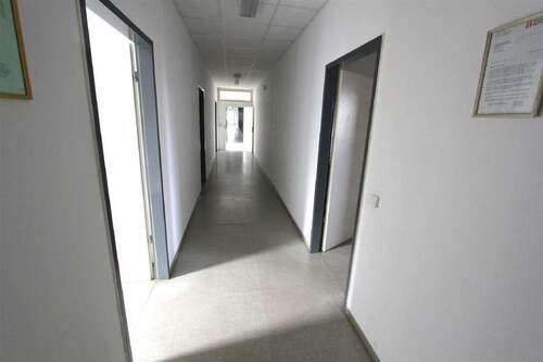 Foto - Büro in Halle (Saale)-Versorgungsgebiet 350,00 € 92 m²