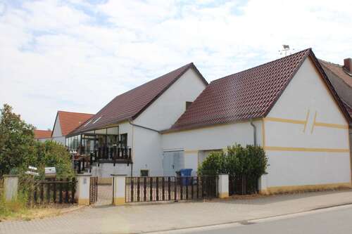Foto - Haus zum Kaufen in Klitzschen 150.000,00 € 164 m²