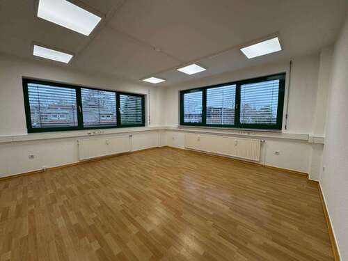 Foto - Büro in Isernhagen 985,00 € 125 m²