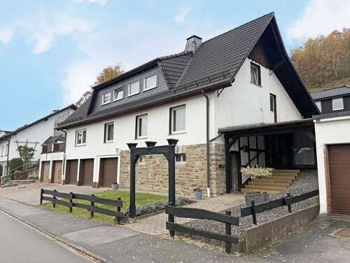 Foto - Haus zum Kaufen in Sundern (Sauerland) 189.000,00 € 209 m²