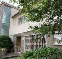 Haus zum Kaufen in Stuttgart 2.250.000,00 € 572 m²