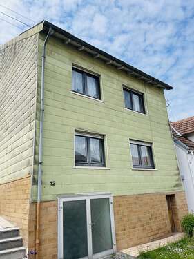 Foto - Haus zum Kaufen in Maßweiler 79.000,00 € 180 m²
