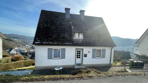 Foto - Haus zum Kaufen in Finnentrop Bamenohl 140.000,00 € 100 m²