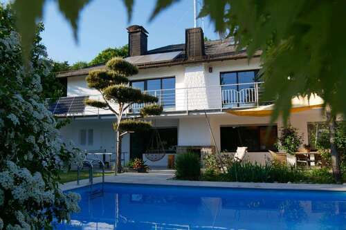 Foto - Haus zum Kaufen in Niedernhausen 859.000,00 € 170 m²