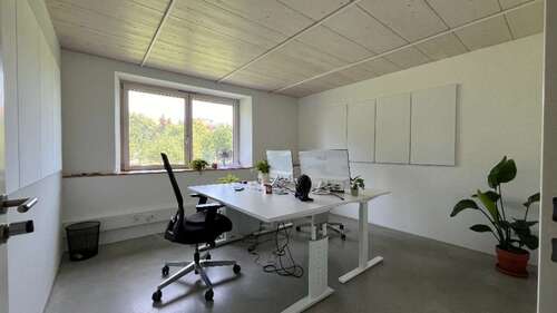 Foto - Büro in Tübingen 310,00 € 4 m² - 310,00&nbsp;EUR Kaltmiete, ca.&nbsp; 4,00&nbsp;m&sup2;