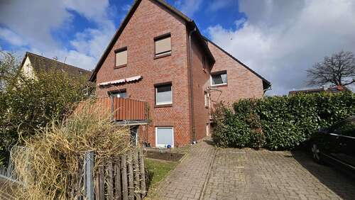Foto - Haus zum Kaufen in Langenhagen OT Krähenwinkel 745.000,00 € 260 m²