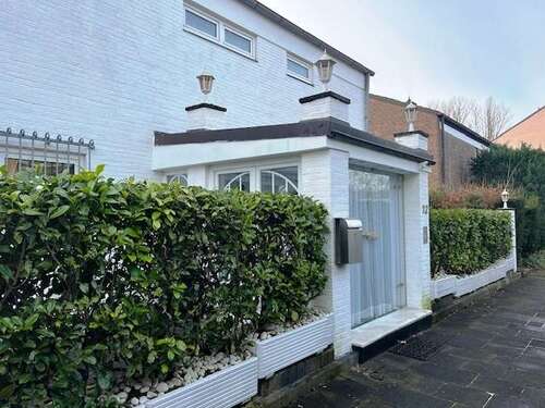 Foto - Haus zum Kaufen in Neuss 215.000,00 € 164 m²