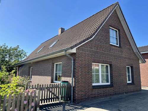 Foto - Haus zum Kaufen in Lunden 195.000,00 € 123.51 m²