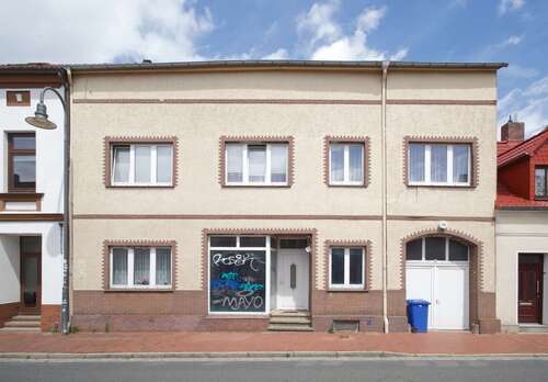 Foto - Haus zum Kaufen in Schwaan 195.000,00 € 510 m²