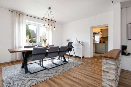 Foto - Haus zum Kaufen in Hüllhorst Tengern 299.000,00 € 214 m²