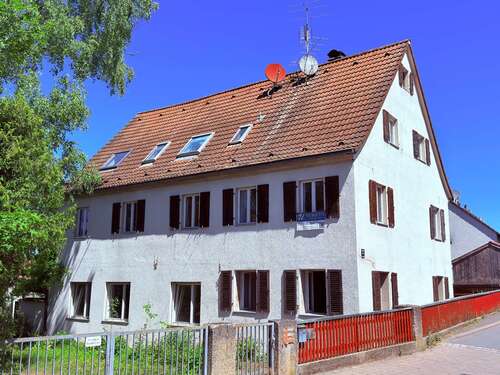 Foto - Haus zum Kaufen in Uttenreuth 500.000,00 € 240 m²
