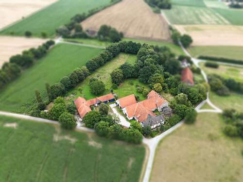 Foto - Haus zum Kaufen in Borgholzhausen 986.000,00 € 860.67 m²