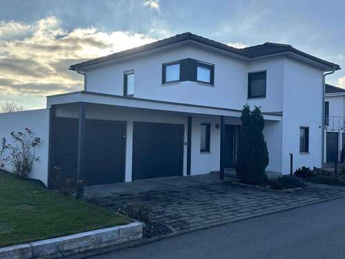 Foto - Haus zum Mieten in Oggelshausen 1.680,00 € 121 m²